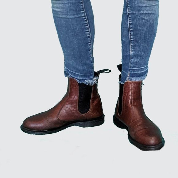 dr martens chelsea boots size 6